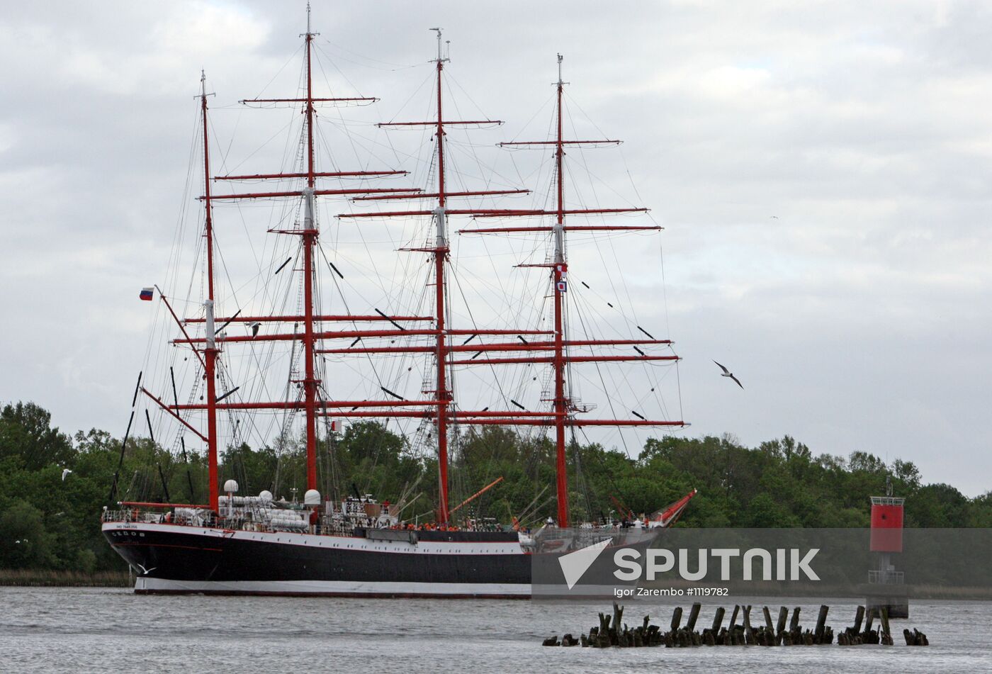 Barque "Sedov" set out on voyage round the world
