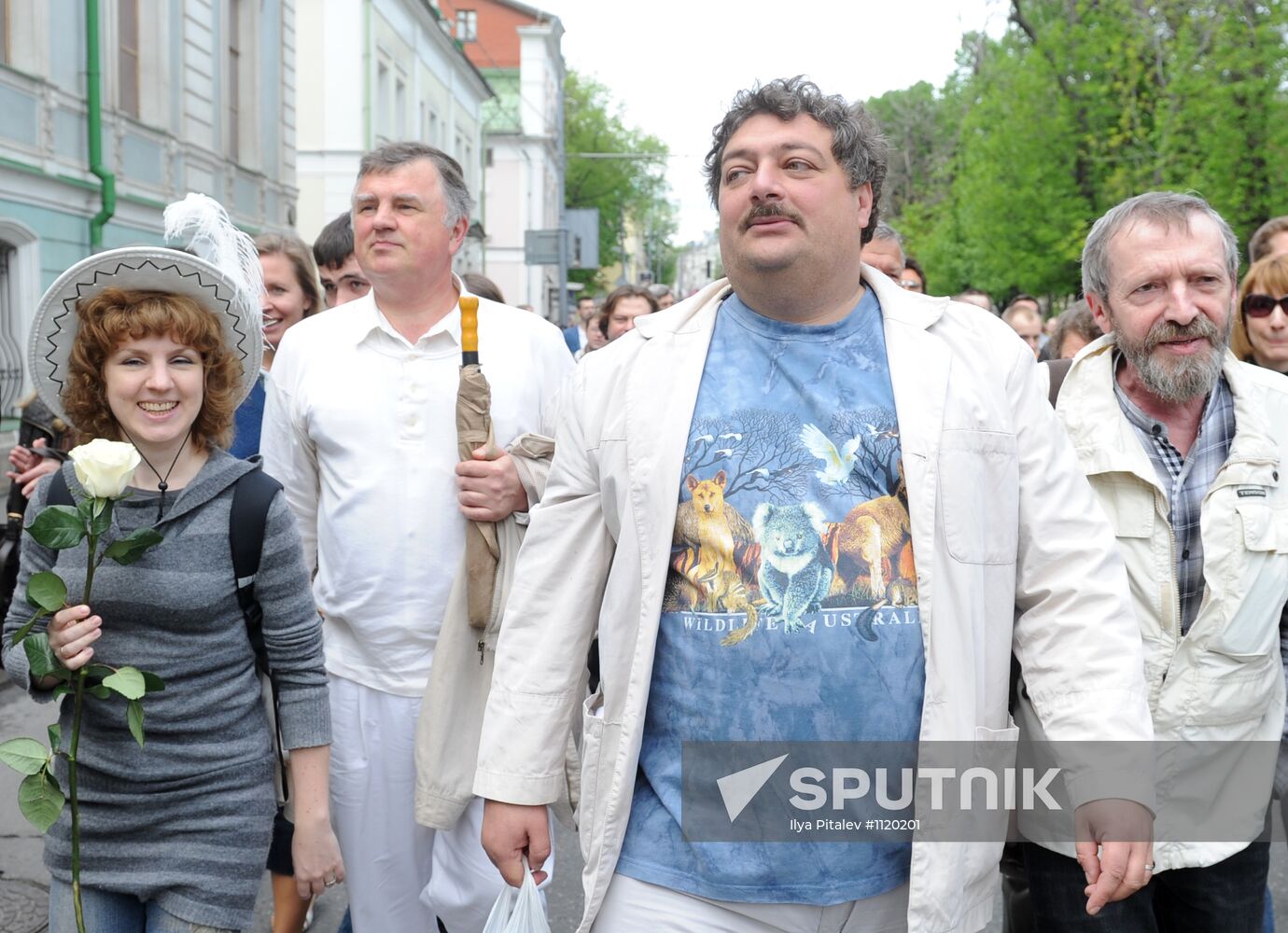 Trial stroll by opposition