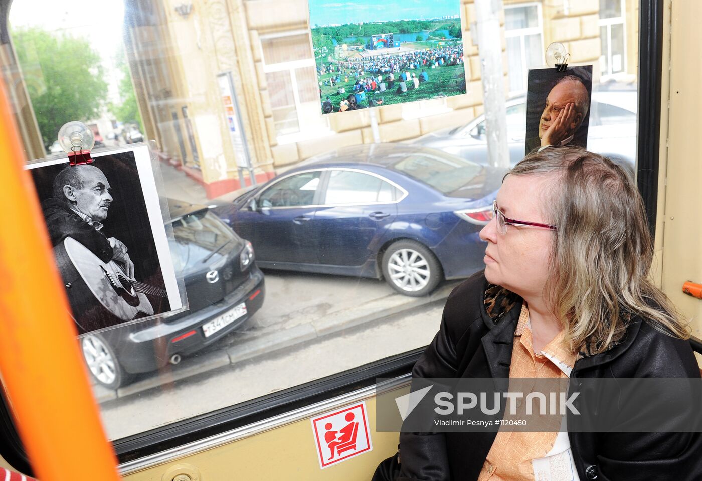 "Blue Trolleybus" offers musical guided tours of Moscow