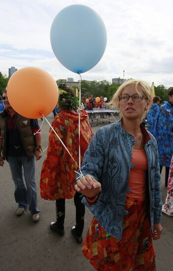 Sunday "Cherry Orchard" festival of arts