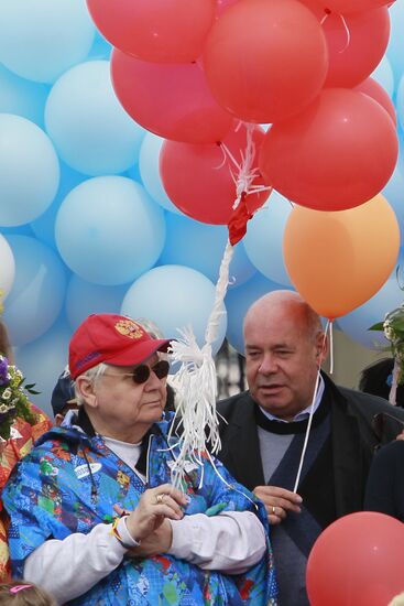 Sunday "Cherry Orchard" festival of arts