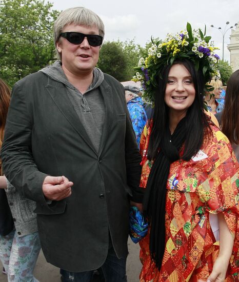 Sunday "Cherry Orchard" festival of arts