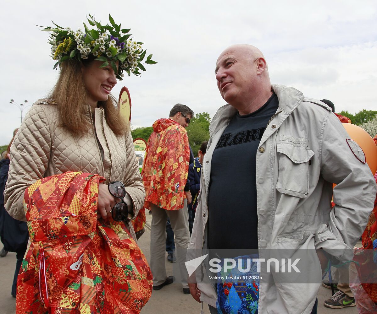 Sunday "Cherry Orchard" festival of arts