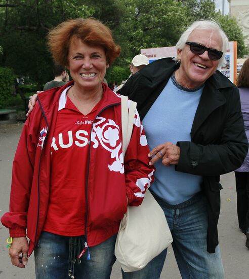 Sunday "Cherry Orchard" festival of arts