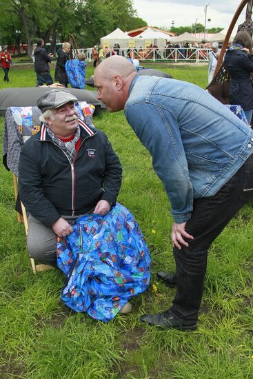 Sunday "Cherry Orchard" festival of arts