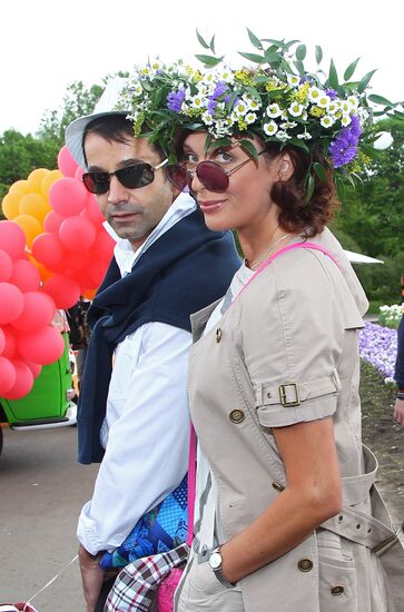 Sunday "Cherry Orchard" festival of arts