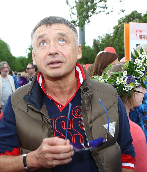 Sunday "Cherry Orchard" festival of arts