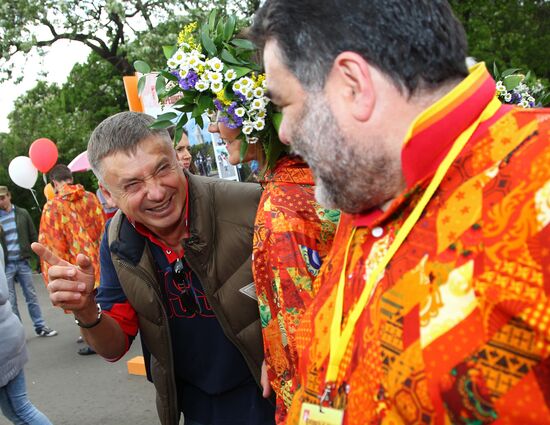 Sunday "Cherry Orchard" festival of arts