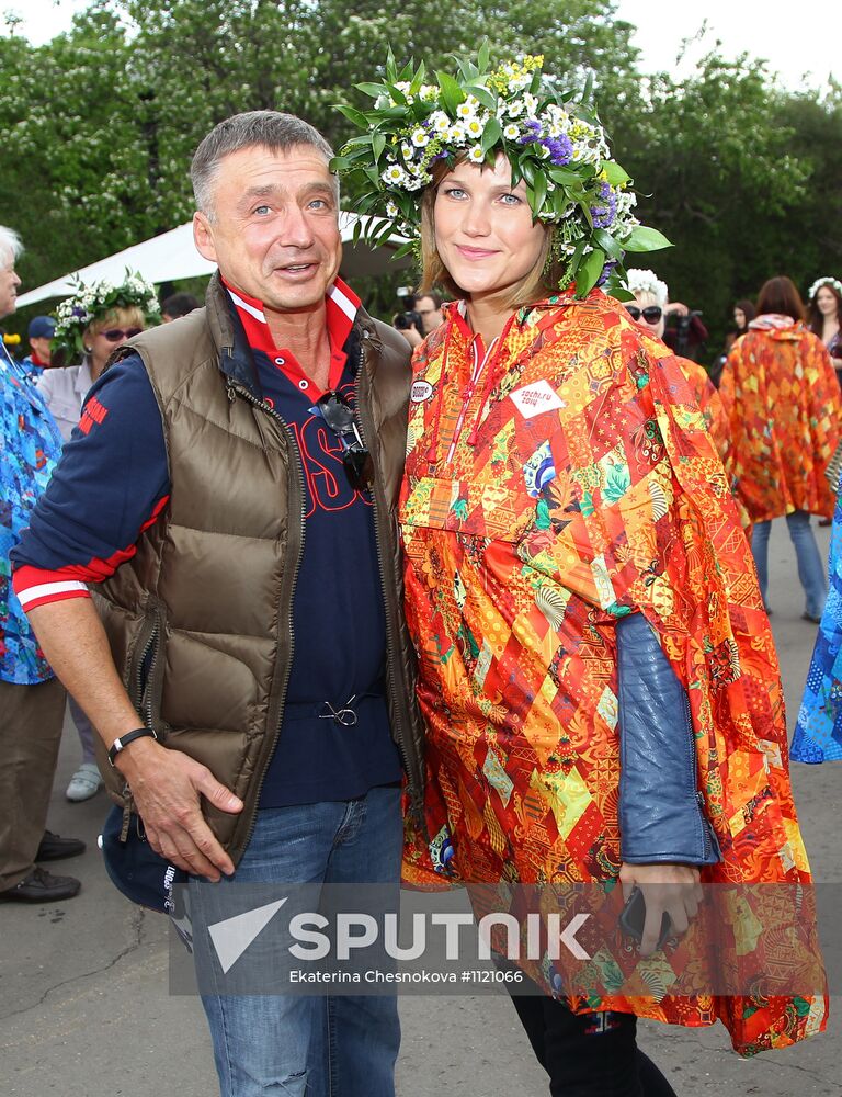 Sunday "Cherry Orchard" festival of arts