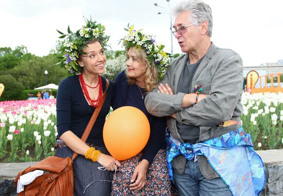 Sunday "Cherry Orchard" festival of arts