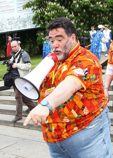 Sunday "Cherry Orchard" festival of arts