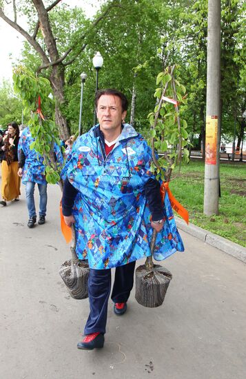 Sunday "Cherry Orchard" festival of arts