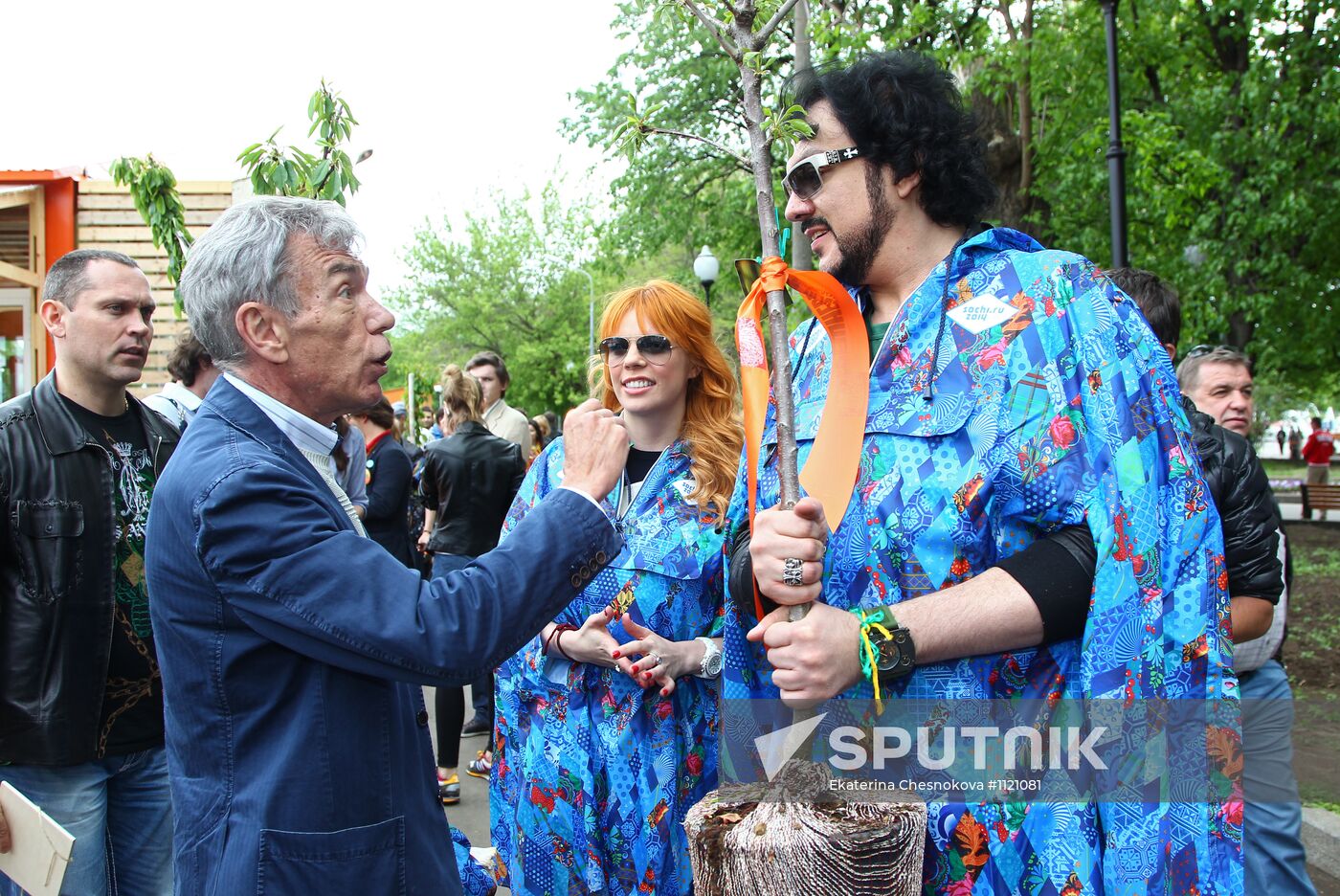 Sunday "Cherry Orchard" festival of arts