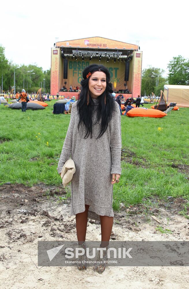 Sunday "Cherry Orchard" festival of arts