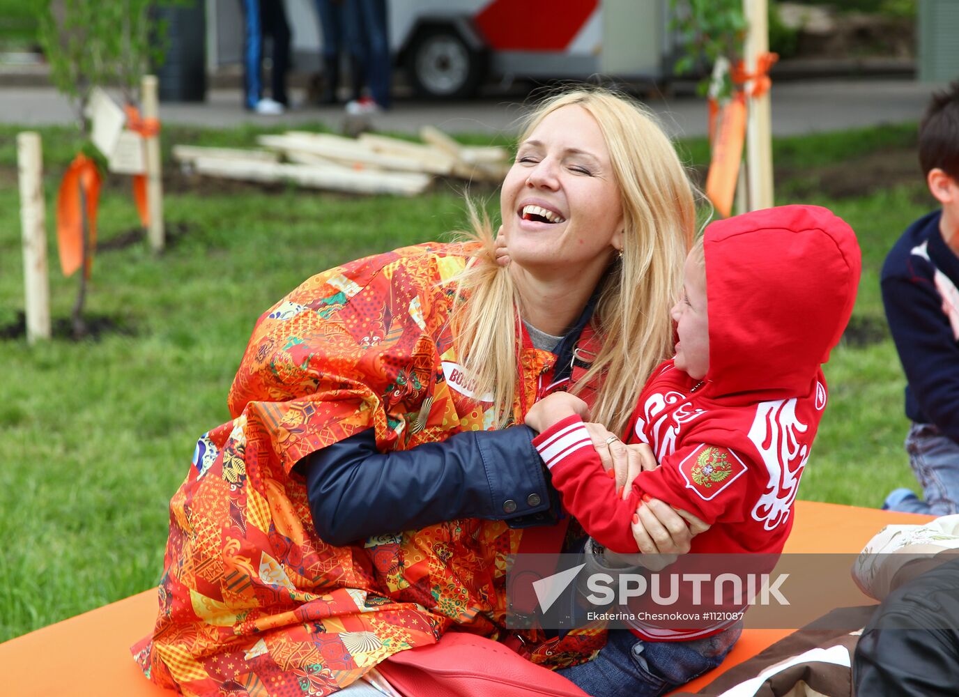 Sunday "Cherry Orchard" festival of arts