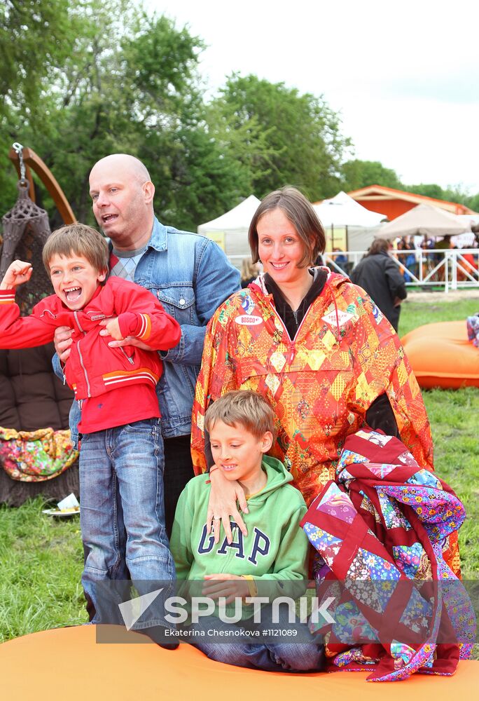 Sunday "Cherry Orchard" festival of arts