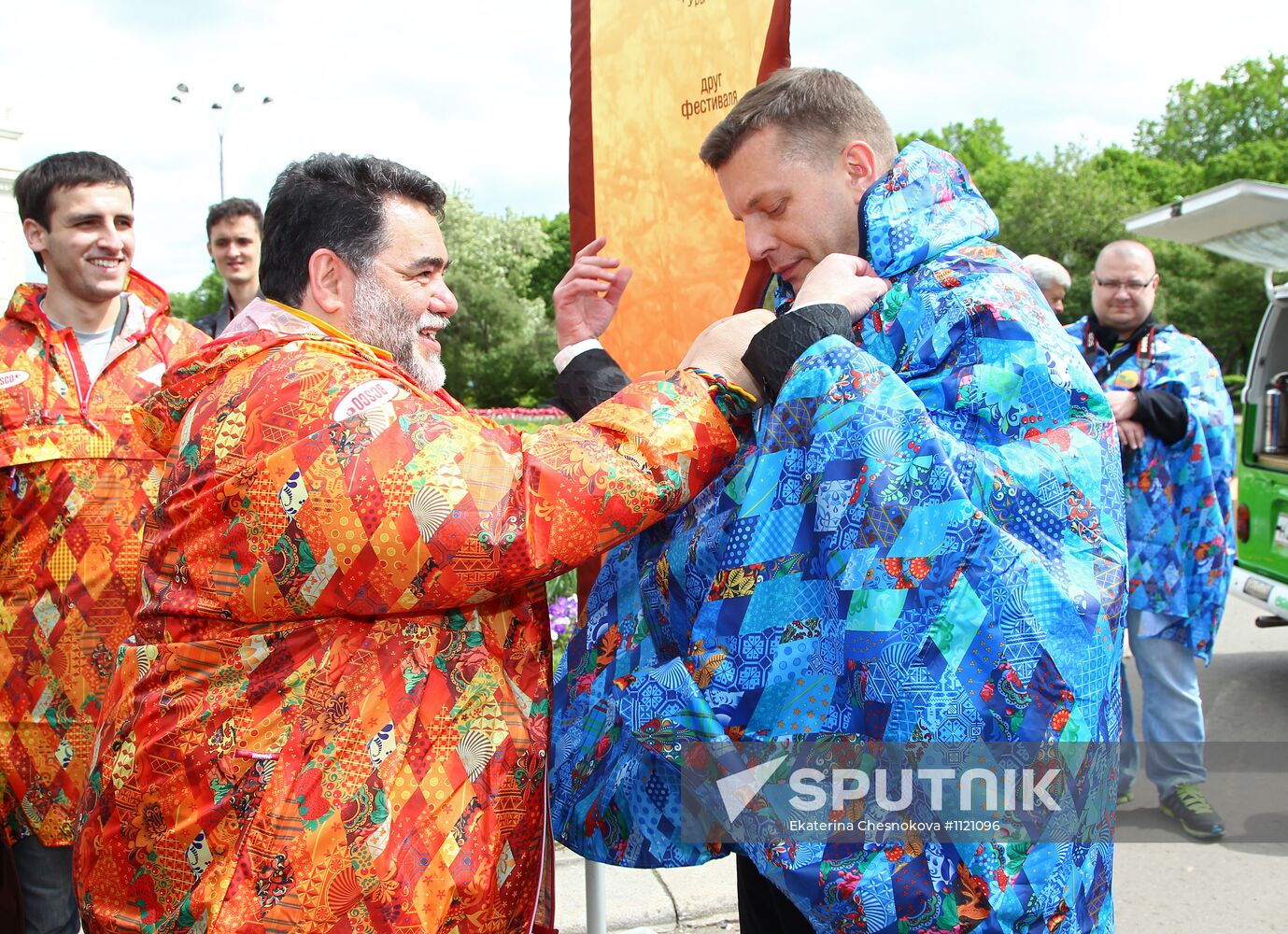 Sunday "Cherry Orchard" festival of arts