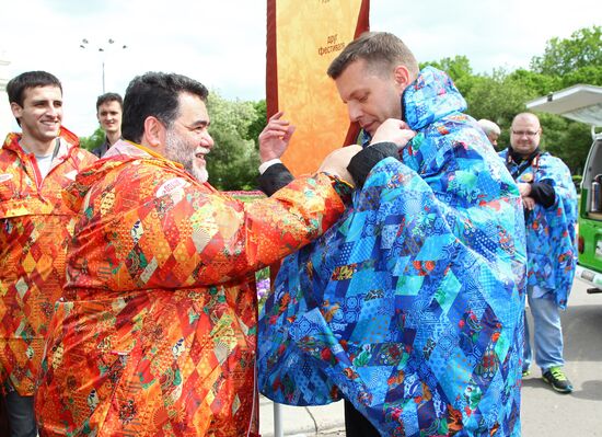 Sunday "Cherry Orchard" festival of arts