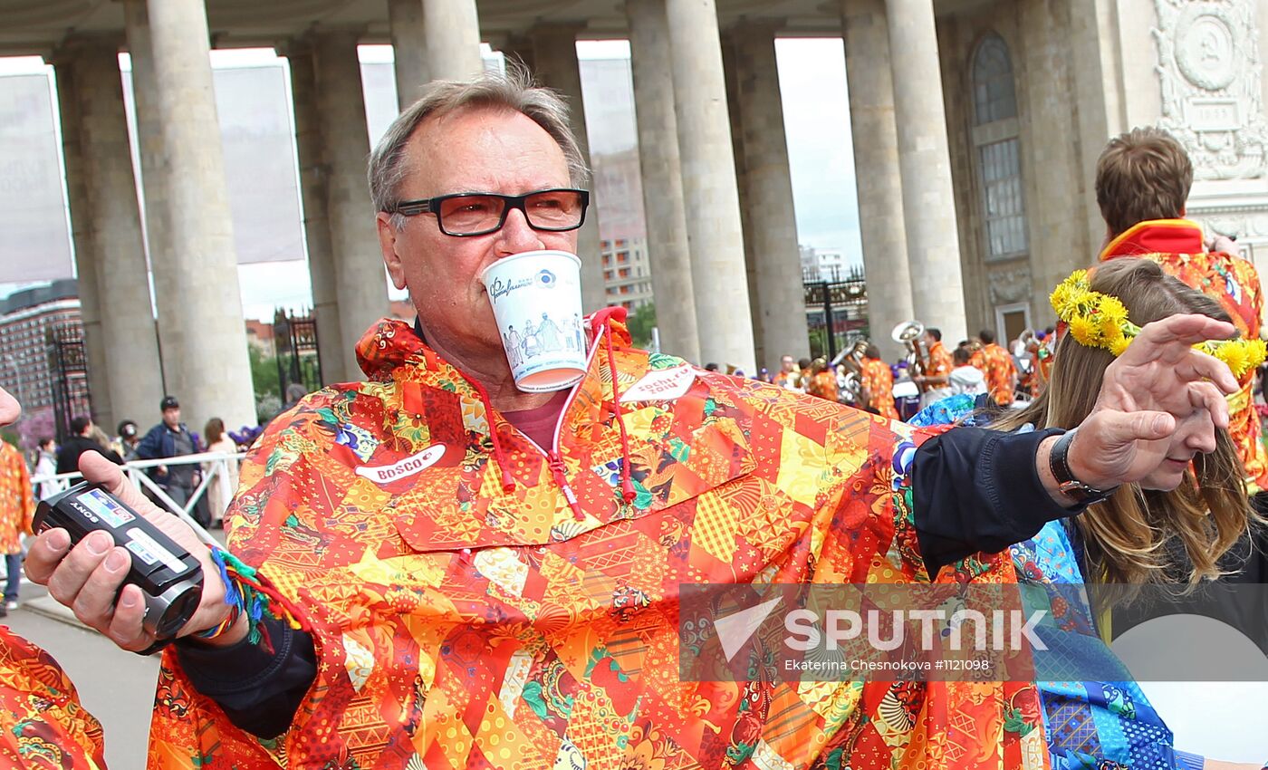 Sunday "Cherry Orchard" festival of arts