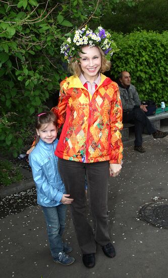 Sunday "Cherry Orchard" festival of arts