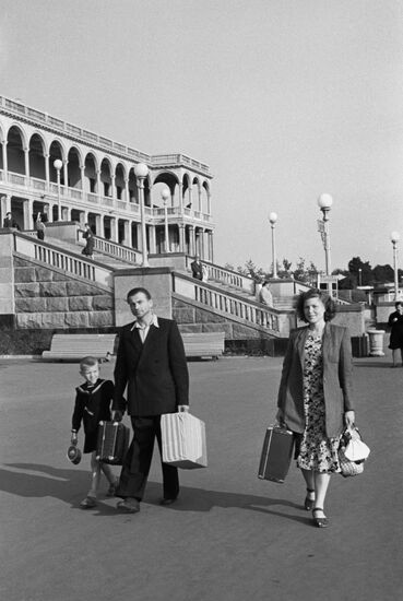Family departs for cruise