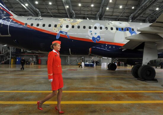 Presentation of Aeroflot plane with Olympic insignia