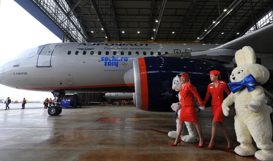 Presentation of Aeroflot plane with Olympic insignia
