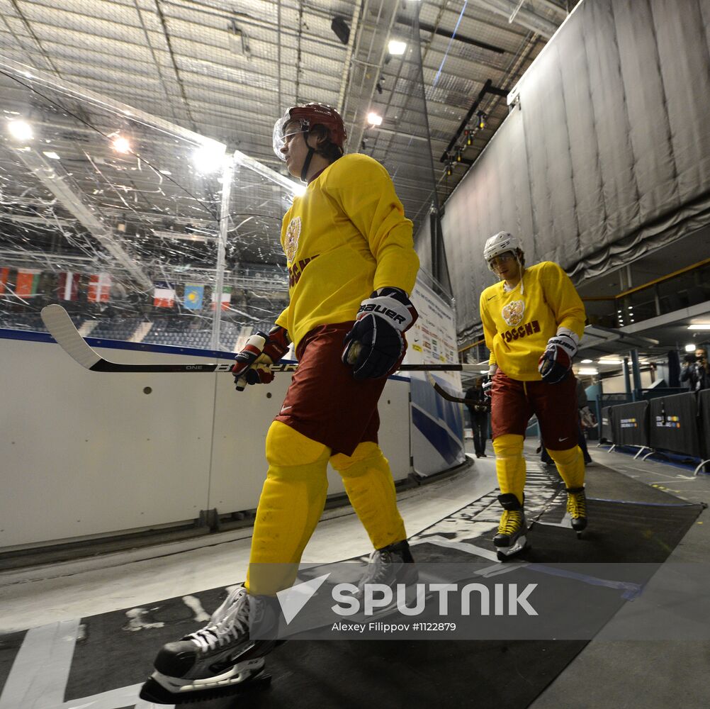 Alexander Semin and Alexander Ovechkin train at Hovet arena
