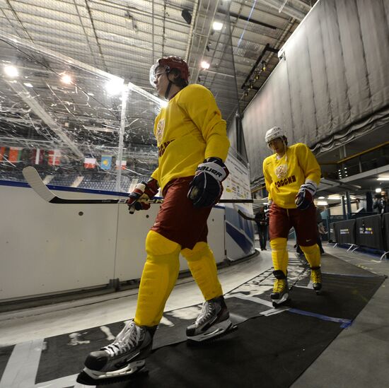 Alexander Semin and Alexander Ovechkin train at Hovet arena