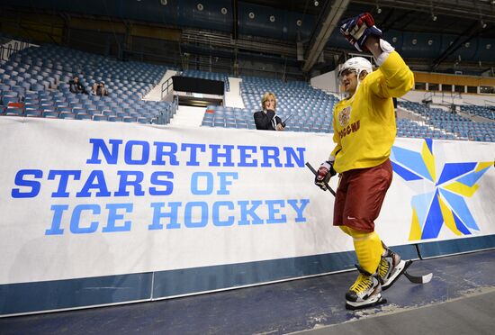 Hockey players A.Ovechkina and A.Semina train at Hovet arena