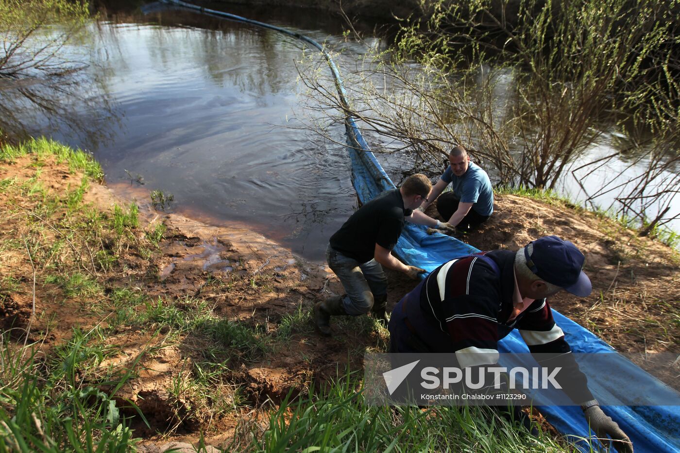 Oil spill in Novgorod region