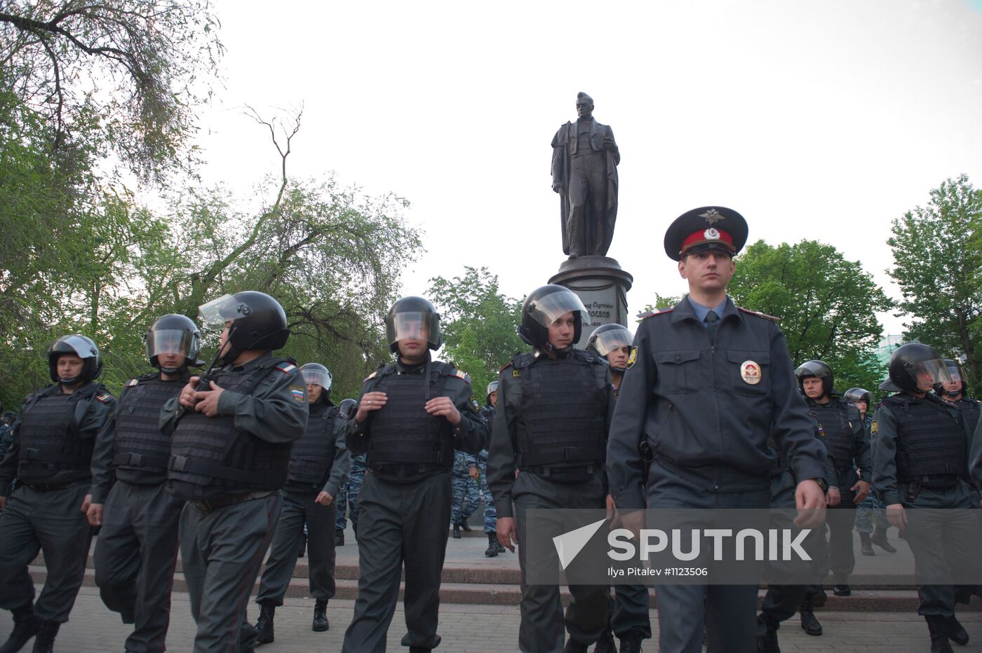 Opposition camp at Chistye Prudy is dispersed by police