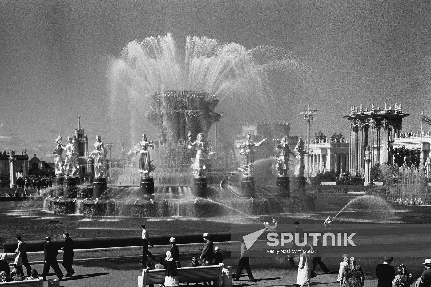 Fountain of Friendship of Peoples at VSKhV, Moscow