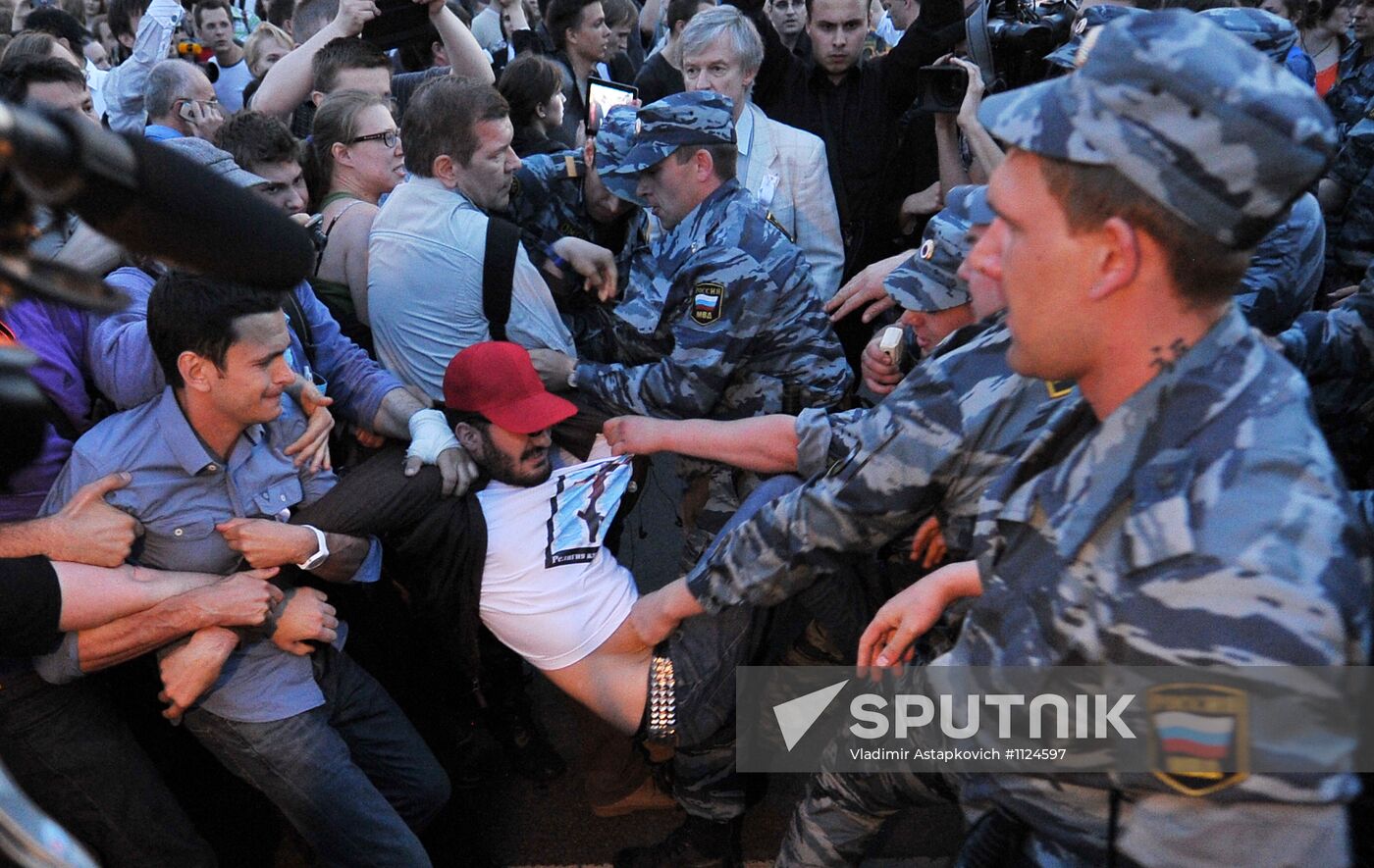 Opposition activists gathered at "Barricadnaya" detained
