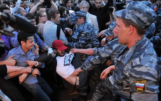 Opposition activists gathered at "Barricadnaya" detained