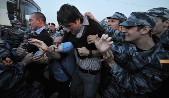 Opposition activists gathered at "Barricadnaya" detained