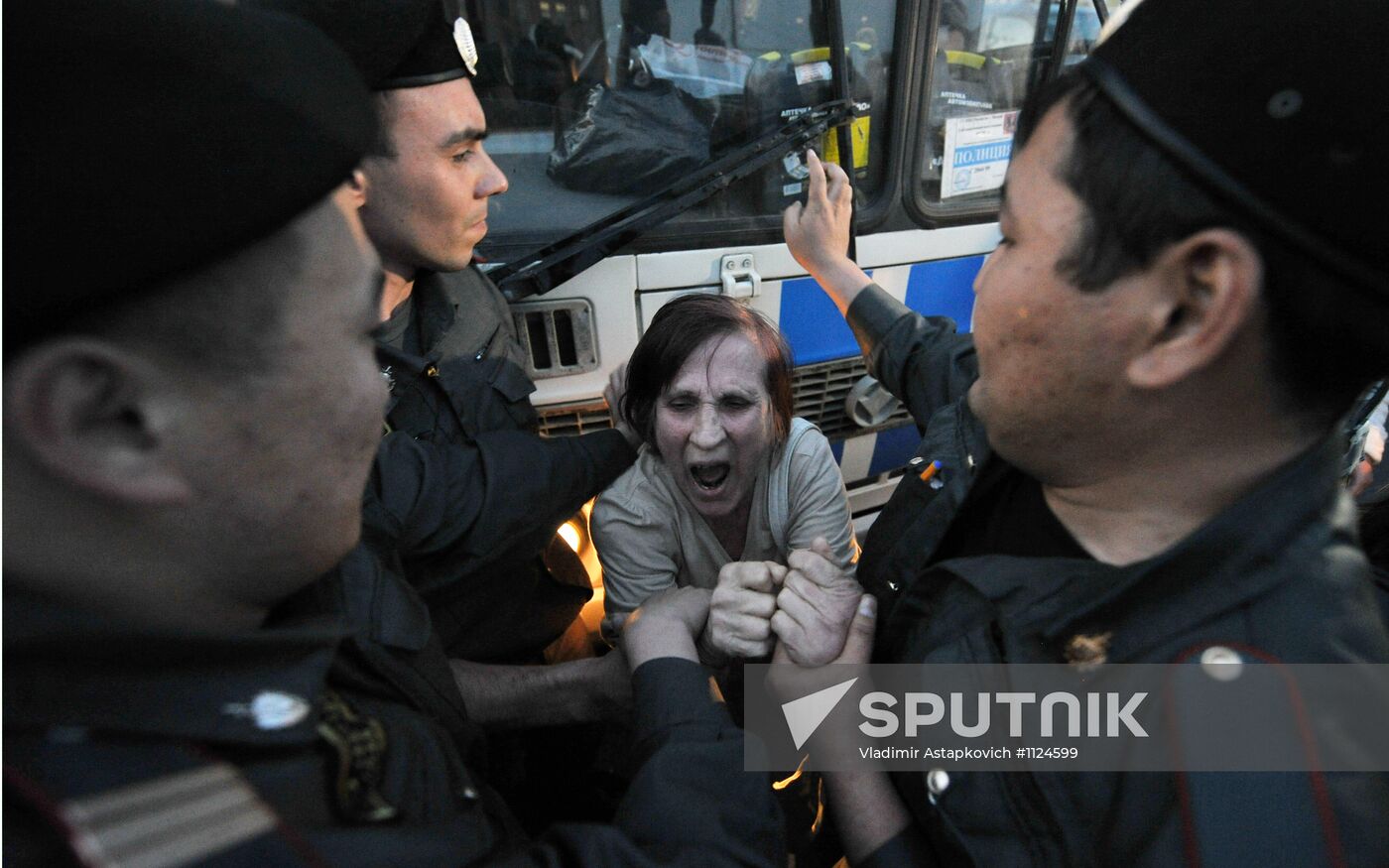 Opposition activists gathered at "Barricadnaya" detained