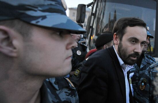 Opposition activists gathered at "Barricadnaya" detained