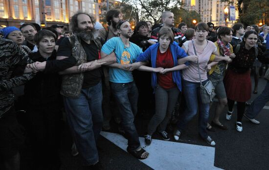 Opposition activists gathered at "Barricadnaya" detained