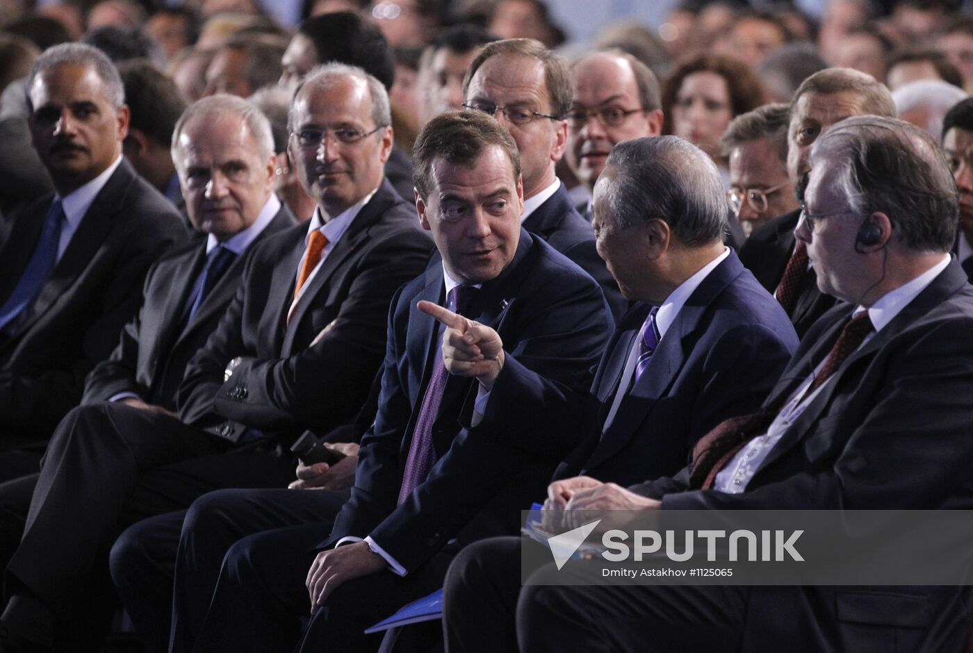 Medvedev at 2nd St Petersburg International Legal Forum