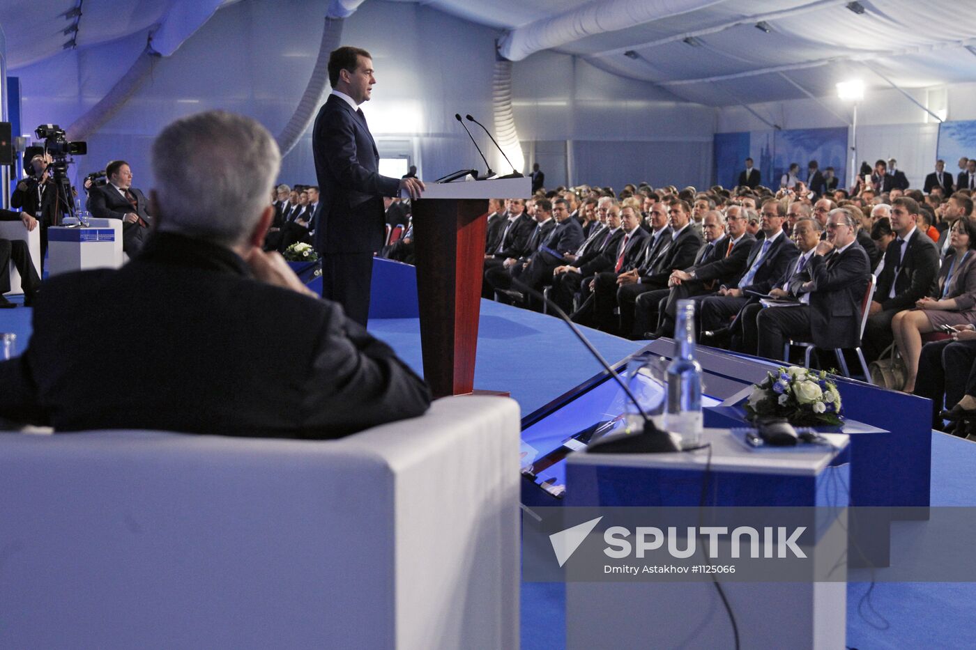 Medvedev at 2nd St Petersburg International Legal Forum