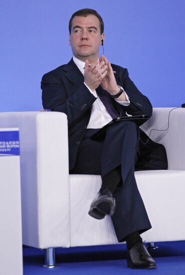 Medvedev at 2nd St Petersburg International Legal Forum