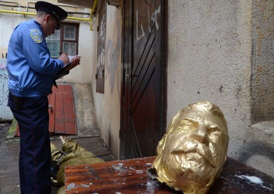 Papier-mâché sculpture of Josef Stalin in Lviv