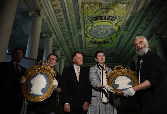 Medallion with portrait of Peter the Great returned to Ostankino