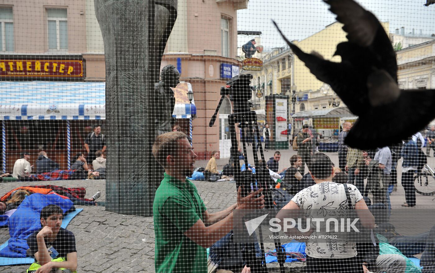 Dispersal of opposition camp on Arbat Street in Moscow