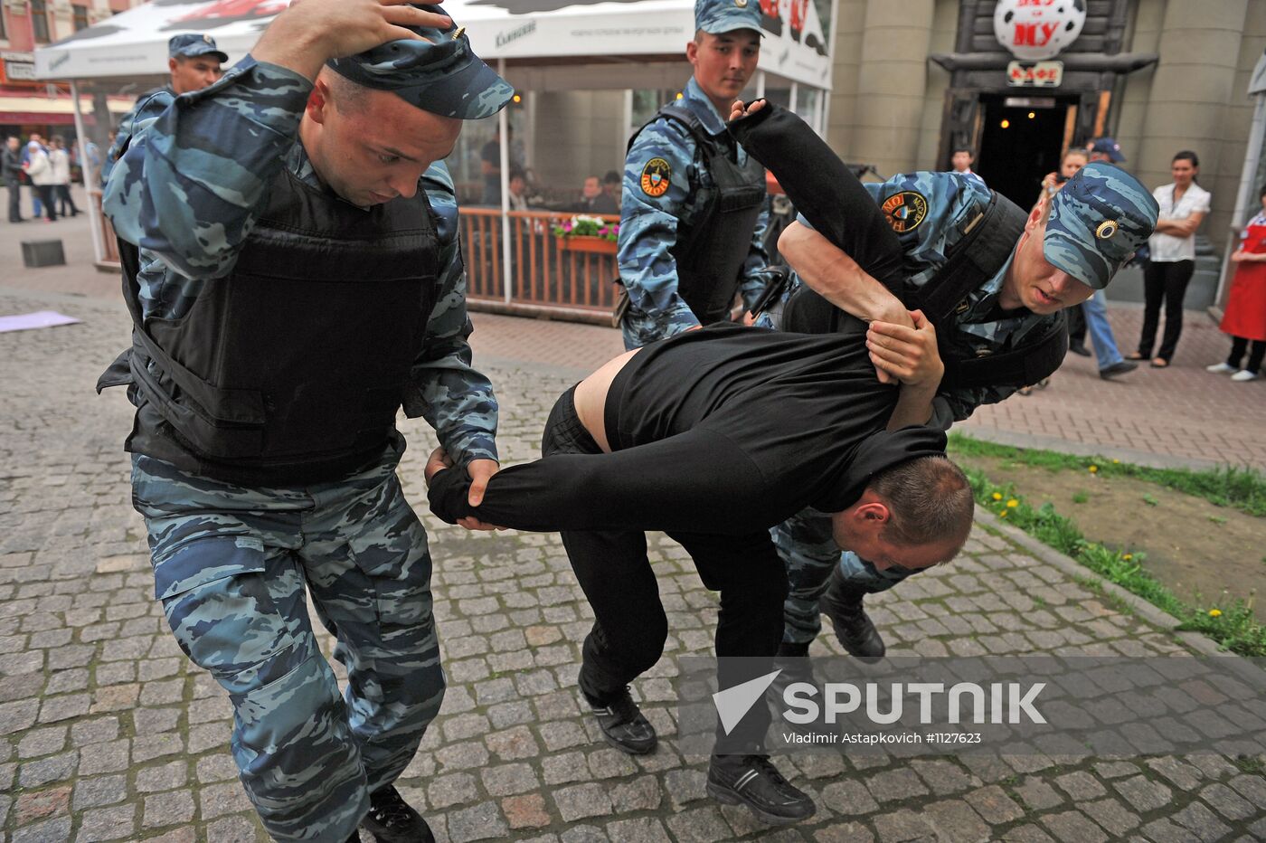 Dispersal of opposition camp on Arbat Street in Moscow