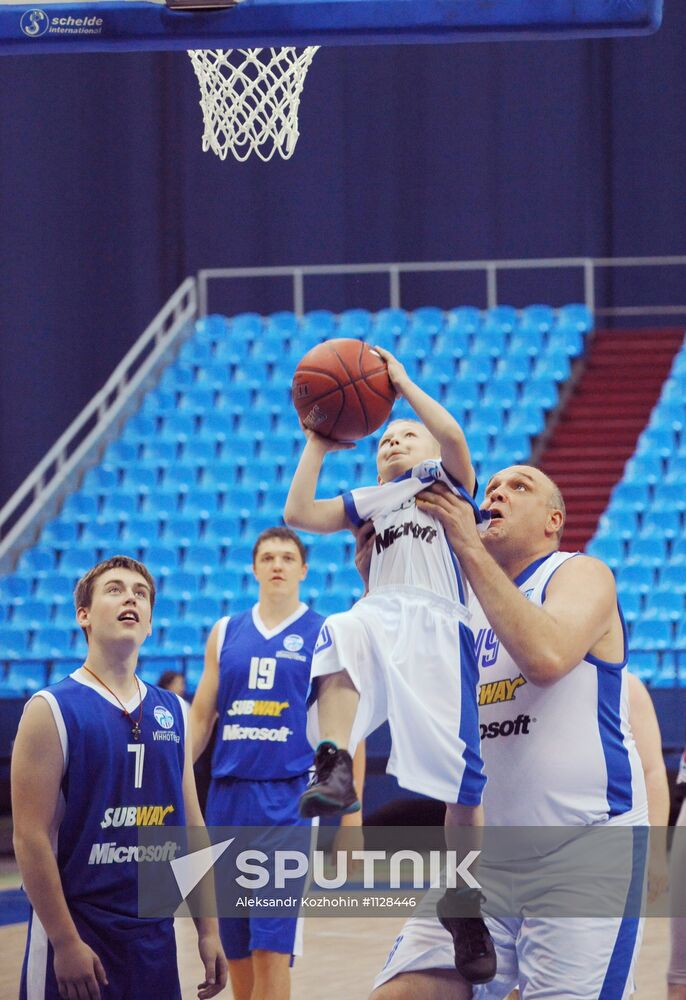 Exhibition game of world basketball stars