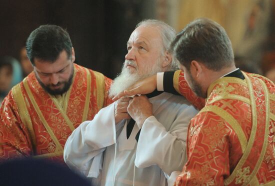 Liturgy on 5th anniversary of Russian church unity