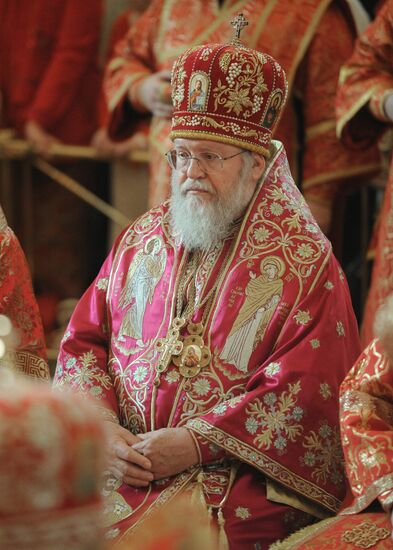 Liturgy on 5th anniversary of Russian church unity