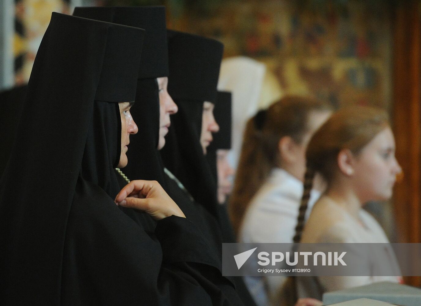 Liturgy on 5th anniversary of Russian church unity